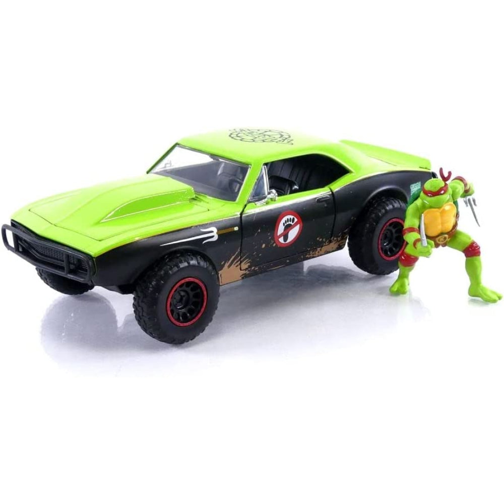 Teenage Mutant Ninja Turtles 1:24 1967 Chevy Camaro Die-cast Car & 2.75" Raphael Figure